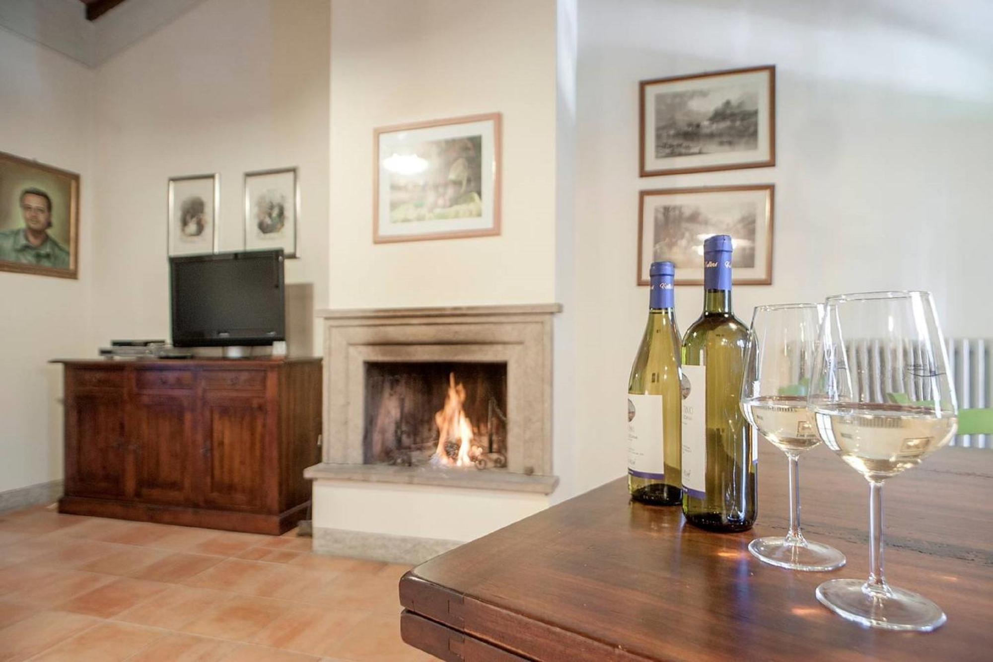 Azienda Agricola E Agriturismo Vallorsi Terricciola ภายนอก รูปภาพ