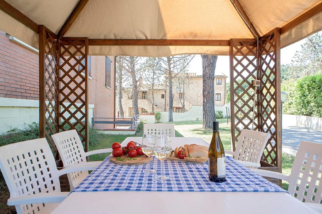 Azienda Agricola E Agriturismo Vallorsi Terricciola ภายนอก รูปภาพ